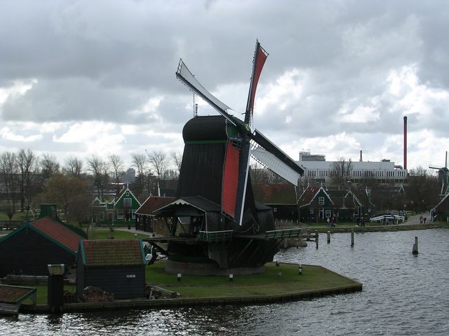 オランダのシンボル、風車が今も残るザーンセスカンスに行って参りました。