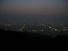 大阪平野の夜景（信貴生駒スカイライン）