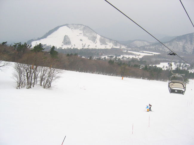 大山スキー場へ行きました。<br />元旦スキーは他の休みと比べて人が少ないです。<br />