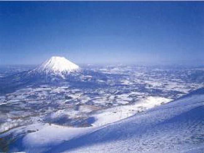 かなり昔のことですが、冬のニセコに４ヶ月ほどこもったことがあります。<br />冬の北海道は初めてでしたので、寒さには本当に驚かされました。夕方になるとすべてが凍っていくのが実感できるほどです。<br />そんな寒い中でも冷たいアイスとかも食べたくなるもので、特においしかったのが東山の入り口にあるジェラートのお店です。（お店の名前は忘れてしまいました・・）<br />東山の入り口が十字路になっており比羅夫から向かって十字路の<br />手前にあります。そこの牛乳ソフトがかなり濃厚な味で感動です。<br />店の前を通るたびに食べてた記憶があります。<br />晴れた日は羊蹄山がお店からも見え、羊蹄山を見ながら<br />ソフトクリームというのも最高でした。