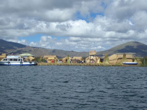 初の南米！ペルー旅行記?：プーノ～チチカカ湖 高山病だ～』チチカカ湖