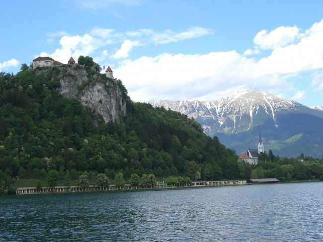 ブレッド湖とイドリアを訪れたときの旅行記で、スロベニアの旅?の続きです。H18年5月16日にリュブリャーナからブレッド湖に到着し、17日はのんびり湖畔を散策したり、ブレッド城を見学し、18日にはイドリアに向かいました。