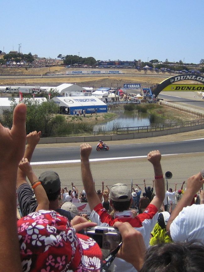 2006年7月22日(土)〜23日(日)<br />ラグナセカで MotoGp を観戦しました。<br />大熱波・大停電を乗り越えて、今日はいよいよ決勝！