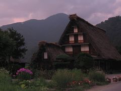 岐阜県（白川郷　合掌造りの建物）