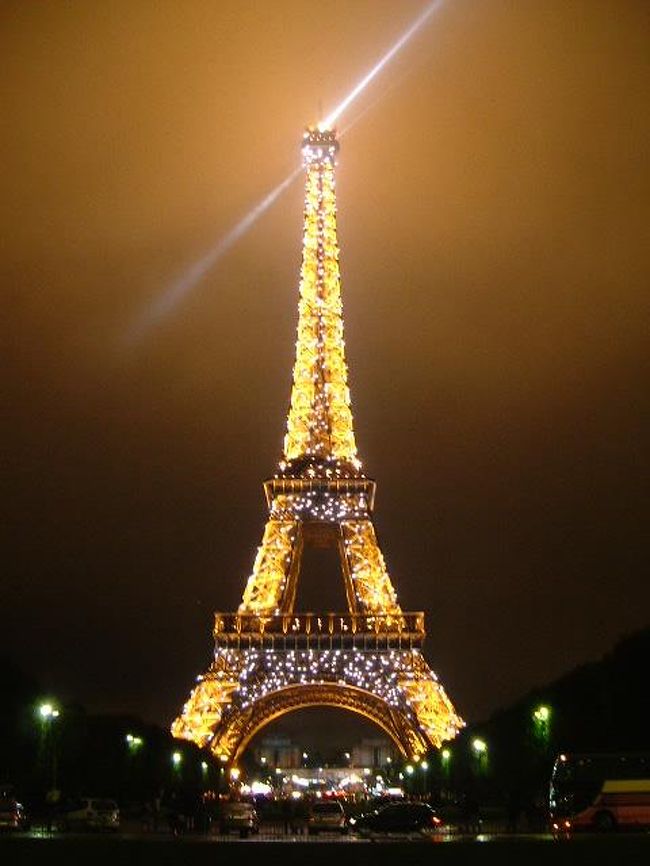 パリ1週間旅行に行ってきました。<br />これから旅行に行かれる方のためになればと思ってます。