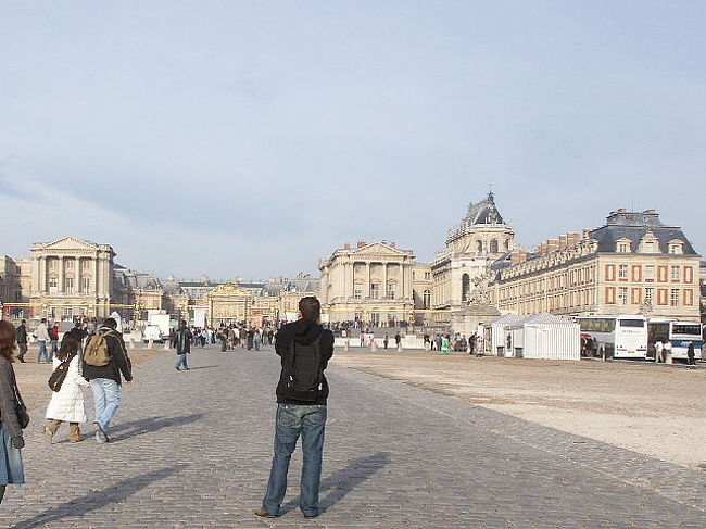 　今日はヴェルサイユ宮殿とオルセー美術館に行きました。