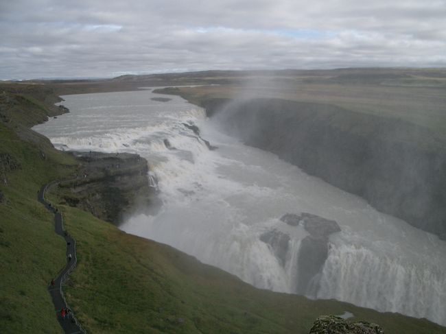 実は前年に引き続き２回目のアイスランド旅行。<br />日帰りでグリーンランドまで足を延ばしました。<br /><br />１〜２日目<br />成田→イギリス・ヒューストン→アイスランド・レイキャビック<br />→アクレイリ