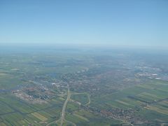 アムステルダム・スキポール空港とオランダ上空からの眺め