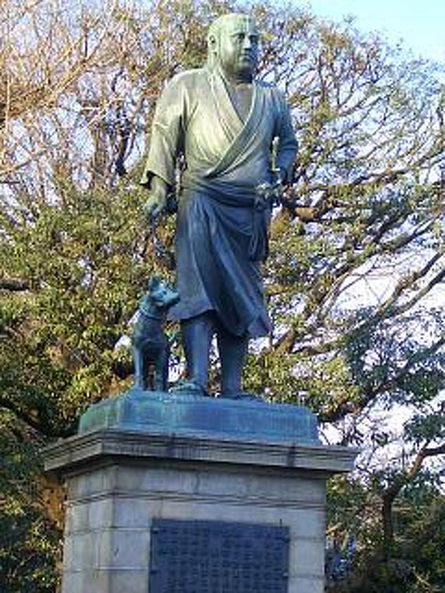    今回の出張で、初めて上野公園へ行って来ました。上野と言えば西郷さん銅像です。平日なので観光客は私だけでした。ちょっと寂しいけど、アベックの中に陣取り写真を撮ってました。時間も夕方だし一時間くらいしか無いので、ぶらぶら上野公園を散歩することにしました。とにかく、アベックだらけ！ベンチには必ずカップルが、べったり糊のようにへばりつき、チュッチュ！チュッチュ！チュッチュ！こっちが目のやり場に困るくらいいちゃいちゃしていました。（見てると欲求不満になりそうです。）<br />  探検！探検！　　清水寺でお参りをしぶらぶら桜並木を歩いて。。。寂しい。。。。桜が咲いたら綺麗だろうなと思いながら国立博物館方面へ歩きました。右手に上野東照宮と上野動物園。動物園でパンダでも見ていこうかなと思いましたが、閉館でした。夕方４時半で閉まります。<br /><br />