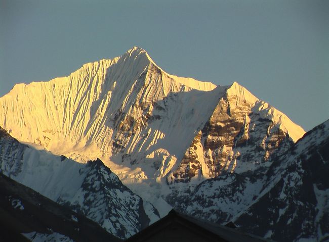 　21日夜、マオイストと政党が、和平協定に合意する署名を行いました。約10年前にマオイストが誕生し、その後、各地で国軍・警察との衝突が続いていましたが、すべて終結となります。<br />　<br /><br />　良かったですね。<br />　21日にネパールから帰国した友人がネパール政府が<br />　マオイストと和平協定をする話を持ち帰りました。<br />　嬉しいお話です。<br /><br />