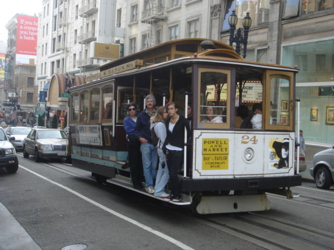 <br /><br /><br /><br /><br />サンフランシスコといえば坂道とケーブル・カー。<br />サンフランシスコでもお決まりのダウンタウン歩きを楽しむ。