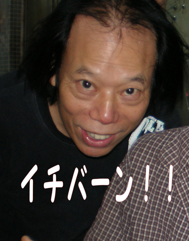 予備知識のほとんどなかったマカオ。<br />香港からはフェリーで1時間ほど、香港と同じく特別行政区なので、同じ中国とはいっても出入するのにパスポートが必要です。<br /><br /><br />・・・美しい街並み、美味しい食べ物、そしてカジノ初体験♡<br /><br /><br />香港よりも規模も小さく、香港より騒々しくもない。<br />そして、ポルトガル統治時代の建物が多く残る、いわゆるコロニアルな感じっていうのかしら?<br />2005年には多くの建造物等が世界遺産に登録されたということで、目にも楽しい観光ができるところなんです。<br /><br /><br />そんな初マカオの様子をほんの少し切り取ってきました。<br />どうぞご覧ください。