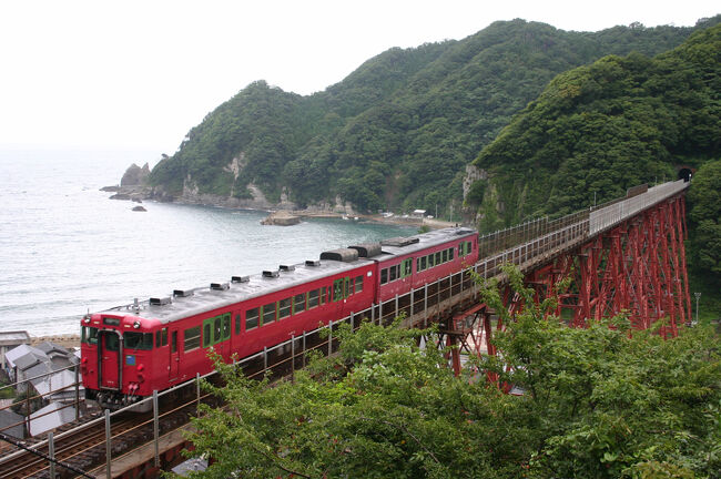 ※2015.09.11 再編集(5冊の旅行記を1冊にまとめ、写真の見直し、コメントの追加修正)をして改めて公開しました。<br /><br />旅も終盤。<br /><br />温泉津温泉からは、木次にある奥出雲葡萄園に立ち寄り、松江泊。<br />松江では、地ビールを飲んだだけ。<br />そして、最終日は余部橋梁を観て、浜坂温泉を散策して城崎温泉へ。<br />城崎温泉では、温泉とまたまた地ビールを。<br /><br />石見から但馬まで、山陰地方を貫いての大移動となりました。