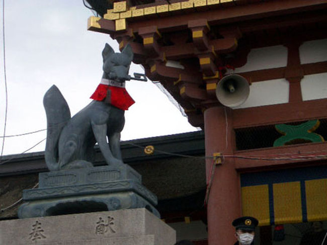 2006年12月31日から2007年1月2日まで、奈良・京都方面に行って来ました。<br /><br />12月31日は、名古屋の熱田神宮に旧年のお礼参り。<br />元旦は京都の伏見稲荷大社と清水寺に初詣。<br />2日は奈良に戻って奈良公園周辺を散策して、春日大社にお参りしました。<br /><br />これでかなり欲張りの三日間があっという間に終わってしまいました。