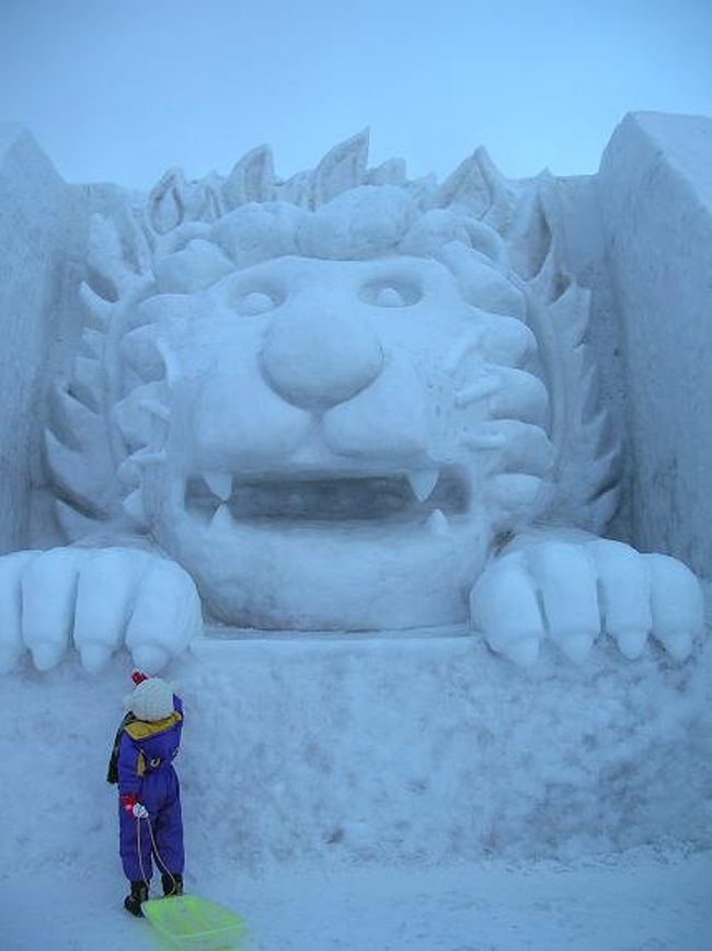 小岩井牧場で簡単な雪祭りが行われます。<br />札幌出身の友人に言わせるとたいしたことはないらしいですが・・雪像を初めて見た私にとっては、すごく興味深く、感激しました☆<br /><br />小岩井牧場内で食べられる、ほくほくのじゃがバタや、濃厚な牛乳はかなりお気に入りです。<br /><br />