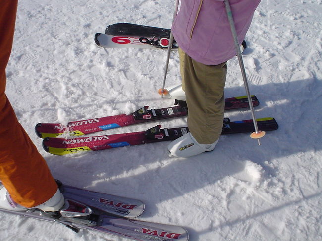 今シーズン初のスキーは富士見パノラマ！<br />小学３年まではリフト代が無料なのと、ゴンドラからの景色がサイコーだからです。その後、八ヶ岳アウトレットに寄りました。<br />