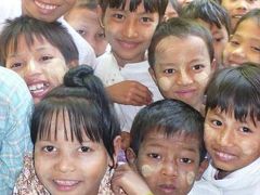 ミヤンマーの山奥の学校を訪ねて