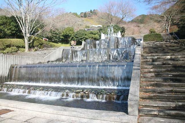 「梅園」からそのまま帰るのもつまらないので久しぶりに「姫の沢公園」に寄りました。<br />子供が小さいときにアスレチックで遊ばせたときに来た以来で、１０数年ぶりくらいになります。<br />この公園は広いので一部を見てきました。