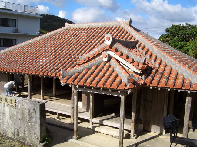 レンタル自転車で阿嘉とつながっている慶良間（ゲルマ）島、外地島を目指します。