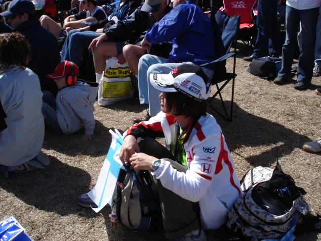 2007オーストラリアGP、土曜日。<br />午前中のフリープラクティスと午後の予選を観戦。<br />夜にはオフ会にも参加しました。