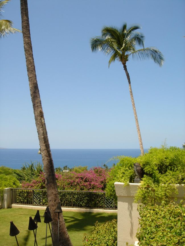 マウイ島キヘイに２泊、ワイキキに３泊。<br />共に１ベッドルームのコンドミニアム（Kihei Bay Vista / Waikiki Royal Suites)に宿泊する格安旅行です。<br />手配会社：ワールドトラベルサービス