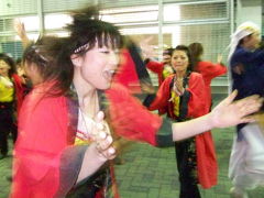 ４．浜松がんこ祭　全国から集まった110チームの乱舞(の一部)　｢サザンクロス｣会場