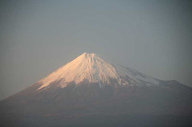 少し時間があったので、私の住んでいる市内から富士山と夕日を撮りました。<br />特にこだわらずに何気ない風景です。