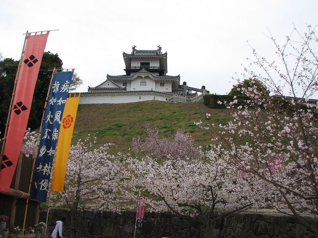 噂の掛川城は予想以上の復元。<br /><br />市民のふるさとを思う心が、<br /><br />この素晴らしいお城に見えるようです。
