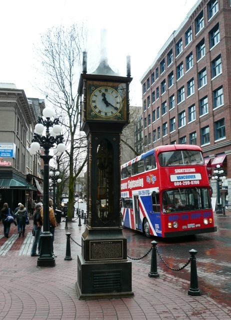 2007春<br /><br />3月初旬に旅した北米大陸。<br />今回の目的のひとつはVIA鉄道とアムトラックに乗ること、ニューヨークのグラウンド・ゼロ、ダコタアパートの訪問など。<br /><br />約2週間、移動ばかりであまり観光もしなかった旅ですが、お時間があればお付き合い下さい^^<br />