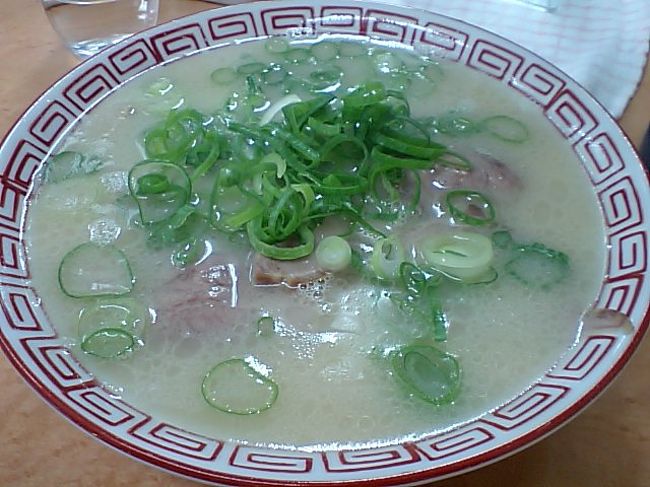 折角の博多出張だからと、ついでに名物のラーメンを堪能・・・