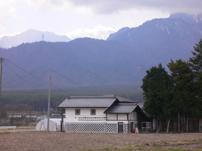 「そうだ、京都に行こう」から始まったオイラの行き当たりばったりの貧乏旅行の「青春18きっぷ」が、まだ２回分残っているのだ。<br />「ちひろ美術館」へ行くのだ。<br />東京の美術館ではないのだ。<br />安曇野にある美術館なのだ。<br />前から行きたかったところなので楽しみなのだ。<br />