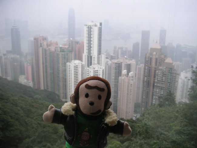 リフレッシュ休暇を利用して<br />香港の旅に行ったでござ～る<br />残念なことにデジカメが故障して<br />友だちに借りたでござ～る<br />