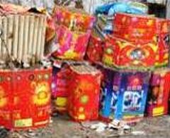 2007冬、中国旅行記12(5/5)：おわりに、連発式の打上花火の使用済の筒の山