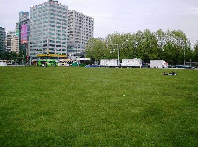 2004春、韓国紀行12(3)：5月2日(1)ソウル・ソウル市庁前広場、河川復活工事、鐘閣