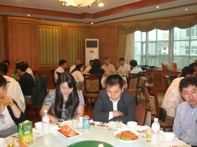 2007年07月01日(日)、延辺日本人会夏の懇親会が開催されました。懇親会では会長及び会計監査の引継ぎ、感謝状授与式もありました。