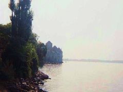 レマン湖に浮かぶ城・シヨン城。