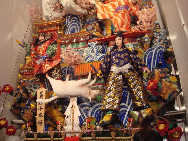 今回博多に行った時山笠祭が行われている真最中でした。街中に飾られている（祭られている）山笠を撮って来ました。多種多様で見てるだけでも面白いですよ。