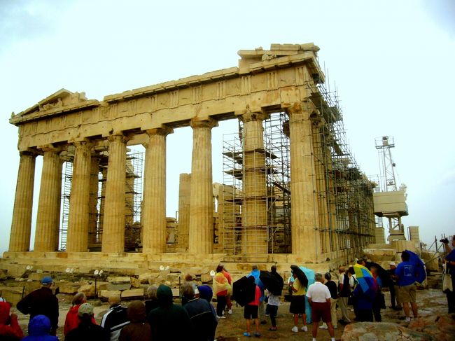 51.雨に煙るパルテノン神殿 in アテネ