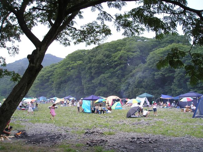 都心から１時間ほど、京都嵐山（あらしやま）に似た風景で付いた名前『嵐山渓谷』ただし読み方はらんざんといいます。駐車場は普通乗用車１台￥８００　川遊びや、バーベキューが楽しめます。警備員や監視員の方もいる武蔵嵐山町の公営施設で安心して利用できます。夕方５時位まで、、、詳しくは観光課へお問い合わせください。
