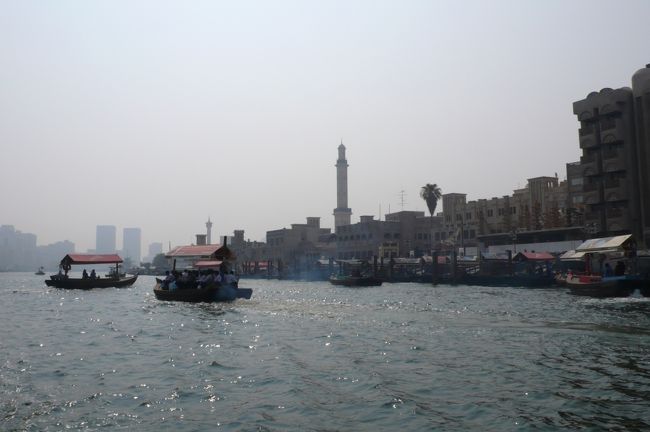 トルコに向けて旅立った飛行機はドバイに到着。<br />半日間のドバイ観光。<br /><br />魚市場にスパイス・スーク、ビーチにカルフール…<br />観光って言うより、なんだか社会科見学に(^^∧)<br />