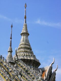 2005暮、タイ王国旅行記1(9/24)：12月18日(7)：バンコク、ワット・プラケオ、王宮、エメラルド仏
