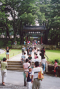 　２００６年８月12日は、世界遺産韓国海印寺で迎えました。「無人島に持って行きたいCDベスト５」にランクするなど、坂本九ちゃんの音楽をこよなく愛する私にとっては、唯一旅に持参したＣＤであの優しかった笑顔に思いを寄せました。<br /><br /><br />