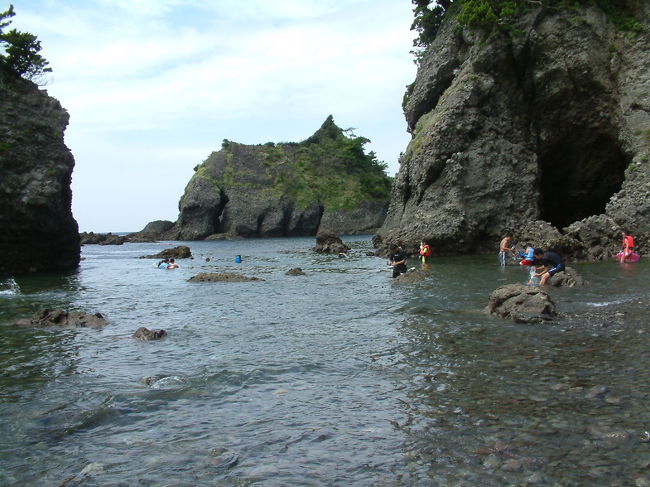 夏休み最後の（おまけの）土日に伊豆まで行ってきました。<br />グアムやボラカイで味を占めたシュノーケリング。国内でもどの程度楽しめるのかな～と、首都圏近郊では比較的水の綺麗な伊豆まで行ってきました。　思った以上に海が綺麗で、魚も見れて・食べれて（？）大満足でした！<br /><br />準備やリンク等はこちらをどうぞ　http://longstay.jounin.jp/<br />