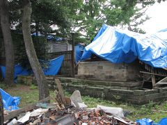 中越地震の生々しさを見る　その?柏崎神社等の倒壊