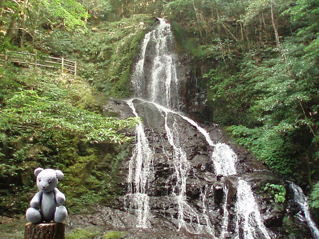 ＪＲ西日本のディスティネーションキャンペーンで、来年の夏山口県がとりあげられるそうです。<br />そのプレイベントがこの夏県内各所でありましたが、目玉の一つが「みすゞ潮彩号」の運行。<br />週末の指定席は完売ということなので、作戦練って平日休みを取って乗りにいきます。<br />最初から最後まで、誤算というか想定外な事だらけでした。<br /><br />一番の想定外は、一応山口県出身ということになっている安倍首相がこの日辞意表明したことでしたが。