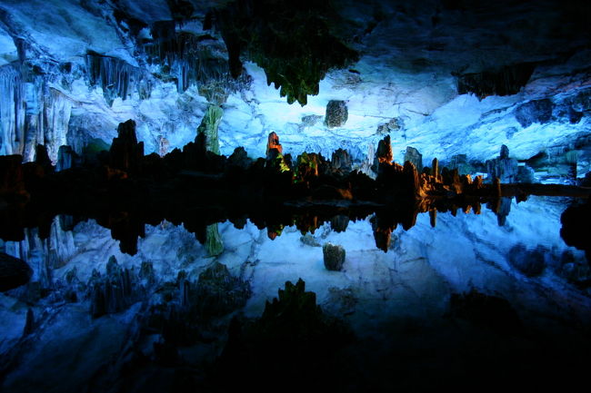 桂林の旅行記。<br /><br />桂林市内にある鍾乳洞をメインに載せています。<br /><br />璃江下りについては、【桂林〜璃江下り〜陽朔】の旅行記で。