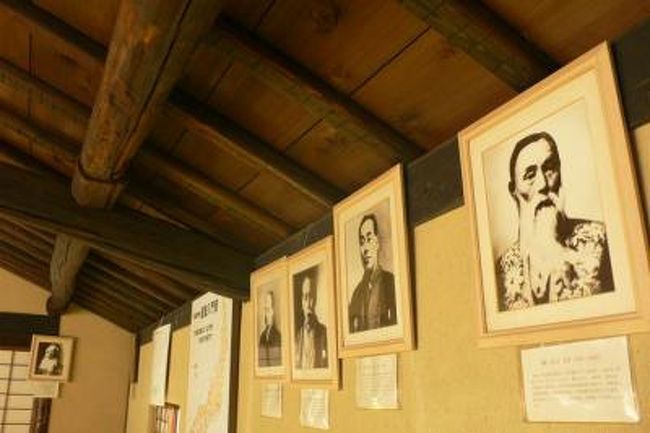 出張先での空き時間、ふらふら散策中に見つけた適塾。実は適塾の存在自体知らなかったのですが、大変興味深かったです。適塾とは幕末の蘭学者緒方洪庵が開いた学生塾で、史跡・重要文化財にも登録されています。適塾には全国から生徒が集まっていたそうですが、その中には福沢諭吉、大村益次郎、橋本左内、大鳥圭介、佐野常民、高松凌雲らもいたそうです。