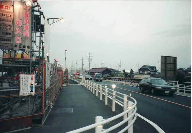 この辺りの区間は古い橋梁が多いため，架け替え工事が盛んです