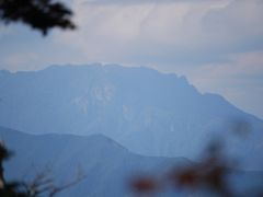 秋色を求めての旅　三峰山訪問ハイキング　その?山野草と両神山撮影