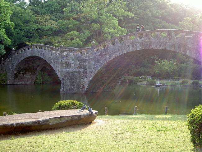 ＧＷを利用して九州は長崎の諫早にある諫早城跡を訪れました。<br />諫早城は小高い山の上にある城ですが、城壁やお堀は残っていません。ただ、美しい自然の眺望が期待できる場所でした。<br />また、隣接する諫早公園には重要文化財に指定されている眼鏡橋を見ることができます。<br /><br />詳しくはこちらのページをどうぞ<br />http://enorapi2.hp.infoseek.co.jp/tabi/070502nagasaki.htm